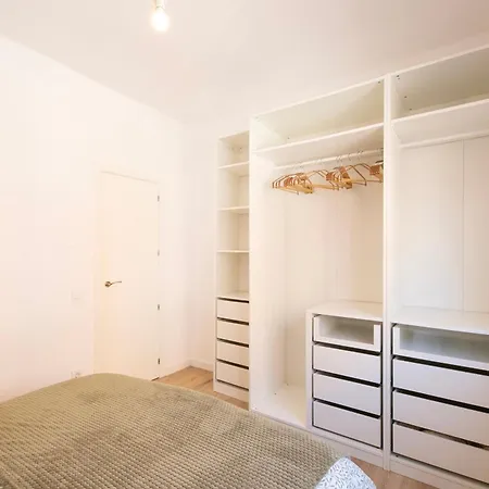 Apartment Lovely With 3 Bedroom *