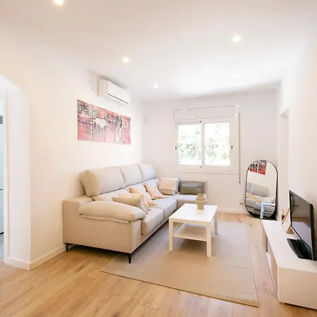 Apartment Lovely With 3 Bedroom Cornella de Llobregat