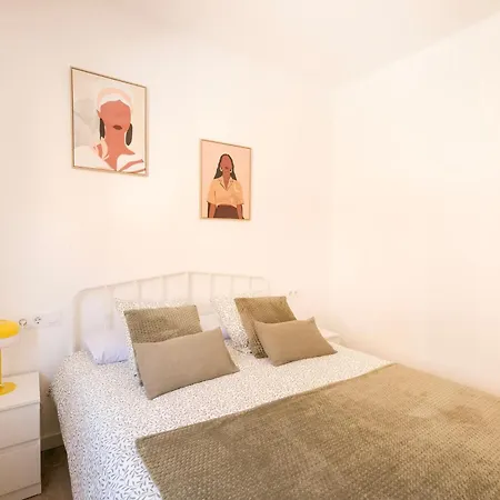 Lovely With 3 Bedroom Apartment *