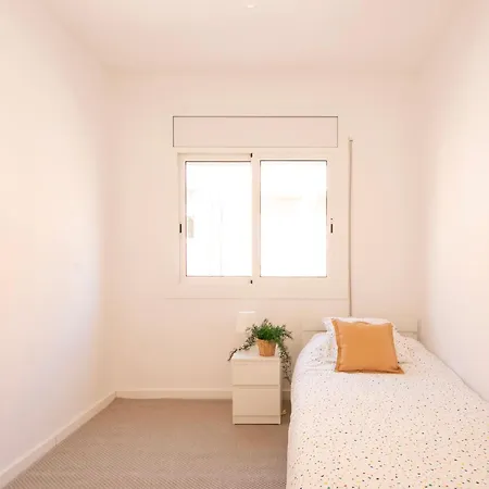 Lovely With 3 Bedroom Cornella de Llobregat