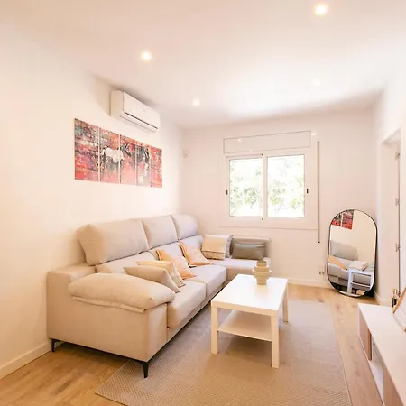 Lovely With 3 Bedroom Apartment