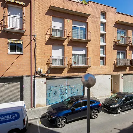 Lovely With 3 Bedroom Apartment Cornella de Llobregat